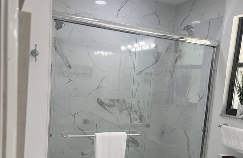 Mandarin Casa | Newly renovated home. All new furniture and appliances.