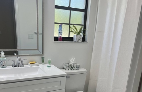 Mandarin Casa | Newly renovated home. All new furniture and appliances.