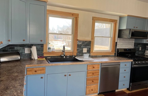 Damariscotta Casa | Newly Renovated Home in Newcastle Walk to Downtown Damariscotta