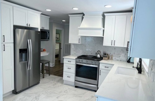 Paducah Casa | Newly renovated house blocks from hospital and restaurants.