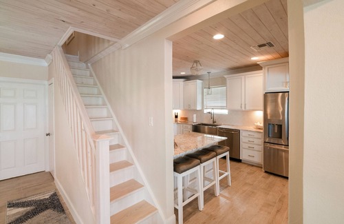 George Town Villa | Villa de lujo frente al agua recientemente renovada