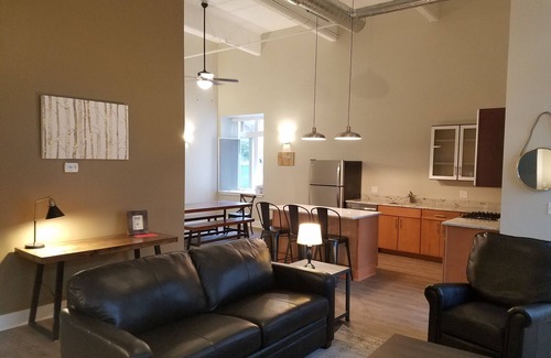 Ellicottville Apartamento | Moderno recientemente renovado de 2 dormitorios en el pueblo de Ellicottville
