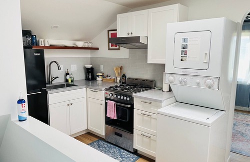 San Bruno Apartamento | Newly Renovated Modern Stylish Studio with Private Entrance