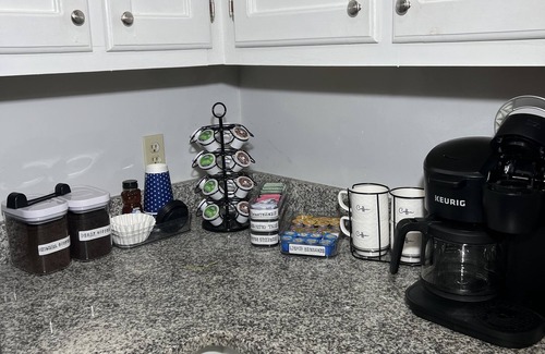 Athens Condominio | Newly Renovated Modern Spacious 2 Bedroom Condo - Close to UGA