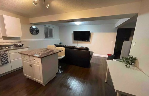 St. Catharines Casa | Newly Renovated Private 2 bedroom basement apt