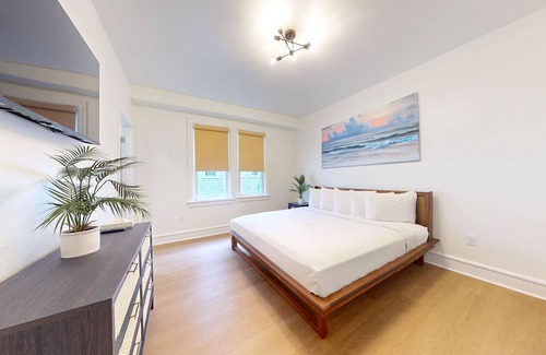 North End Hotel | Newly Renovated Room with King Bed