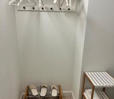 Huttwil Apartamento | Newly Renovated Stylish & Spacious Studio