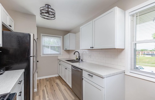 Bettendorf Casa | Newly Renovated,Super Clean,3BR, Great Location