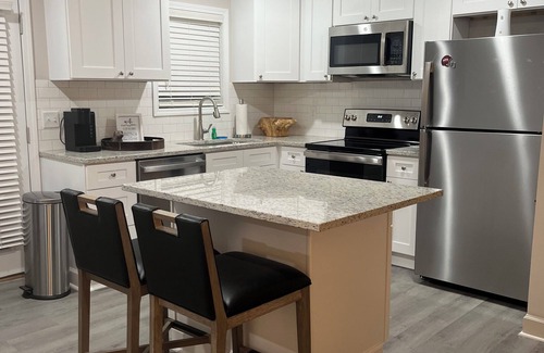 Starkville Condominio | Newly renovated, updated condo ON CAMPUS, it is sure to satisfy your every need.