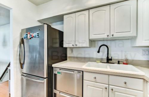 Fernandina Beach Casa | Newly Renovated! New Dog Friendly Listing! Ocean View Condo! 8 Sea Castles