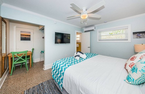Sunset Beach Hotel | Newly Renovated Boutique Hotel with a Pool