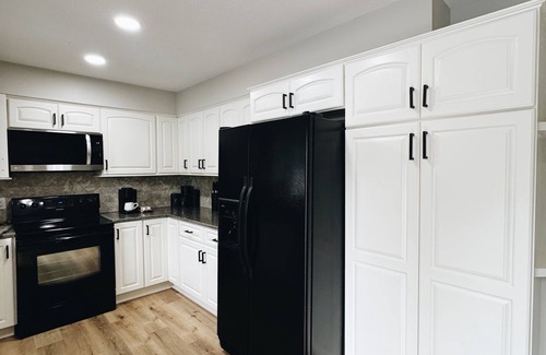 South Central Omaha Casa | Newly Renovated with Pool, close to CWS 3 bedroom, 7 bed, 2 bathroom, sleeps 12