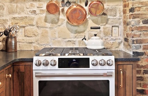 Boonesboro Cabina | Newly Restored 2-bedroom cabin in Historic Arrow Rock