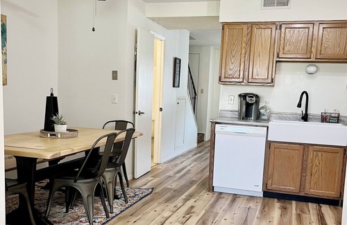 Medicine Lodge Casa | *NEWLY UPDATED* Elm Creek Homes- 2 bedroom sleeps 5