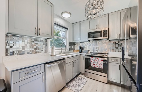 Eastport Casa | Newly Updated EV Charger Ready Peaceful Home in Annapolis
