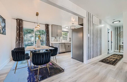 Eastport Casa | Newly Updated EV Charger Ready Peaceful Home in Annapolis