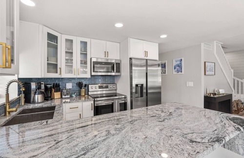 Millersport Casa | !Newly Upgraded! Hot Tub-Game Room-Dock-Fire Pits