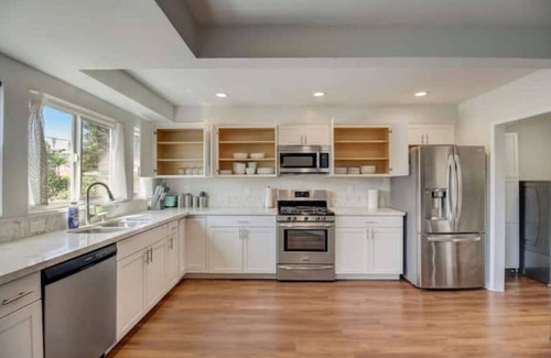 Kit Carson Casa | Next to Safari / Hollywood Driveway / Backyard Oasis