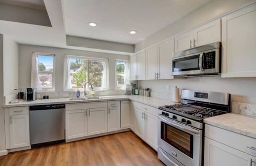 Kit Carson Casa | Next to Safari / Hollywood Driveway / Backyard Oasis