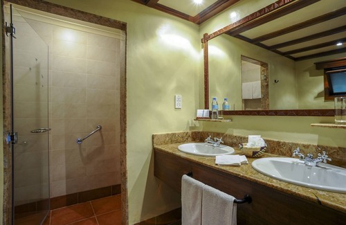 Ngorongoro Conservation Area Cabina | Ngorongoro Serena Safari Lodge