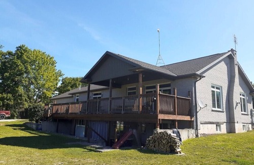 Niagara Falls Casa | Niagara Falls Country Living. Short and long term renting are also available