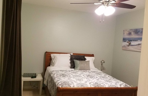 Sardis Forest Casa | ¡Bonita casa de huéspedes / apartamento de 1 habitación, 1 1/2 baño para su disfrute!