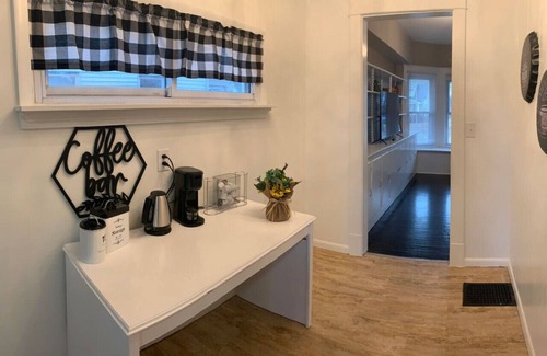 Middletown Casa | Nice 107 Historic Home with relax & private Hotub