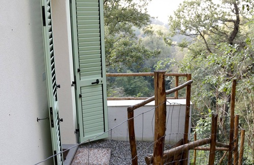 Farne Apartamento | Apartamento de dos habitaciones con vista al jardín del bosque, ideal para excursiones relajantes apeninos.