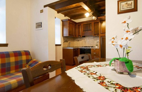 Fabbriche di Vallico Villa | Acogedor apartamento en villa para 6 personas con WIFI, piscina, TV, patio y mascotas permitida