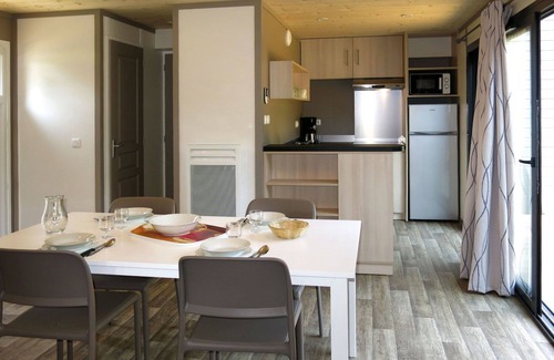 Malansac Casa | Bonito apartamento en villa para 6 personas con WIFI, piscina, TV, terraza y mascotas permitida