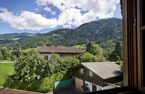 Finsing Casa | Hermoso apartamento en villa para 8 personas con WIFI, TV, patio y mascotas permitida