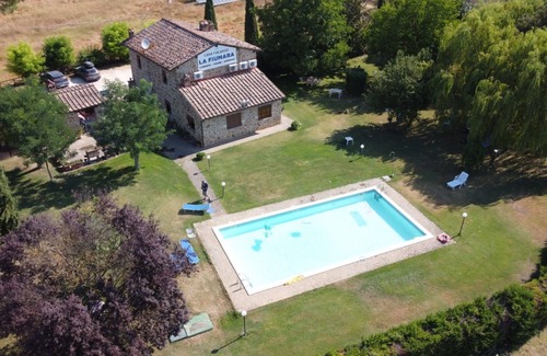 Poggiarello Villa | Acogedor apartamento en villa para 4 personas con piscina, A/C y TV, cerca de Siena