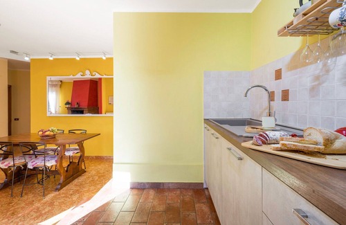 Giugnano Apartamento | Acogedor apartamento para 6 personas con WIFI, TV, terraza, mascotas permitida y vista panorámica