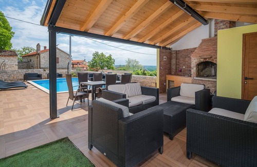 Tar-Vabriga Apartamento | Precioso apartamento para 2 personas con piscina, WIFI, A/C, TV y mascotas permitida