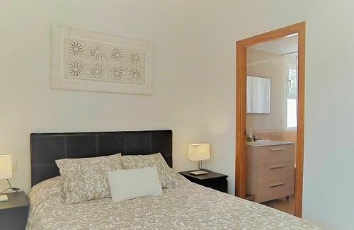 Benidorm Apartamento | Nice apartment for 4 guests with A/C, pool, WIFI, TV, terrace, pets allowed and parking