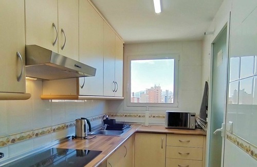Benidorm Apartamento | Nice apartment for 4 guests with A/C, pool, WIFI, TV, terrace, pets allowed and parking