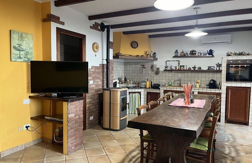 Artallo Apartamento | Bonito apartamento para 4 personas con WIFI, A/C, TV y patio