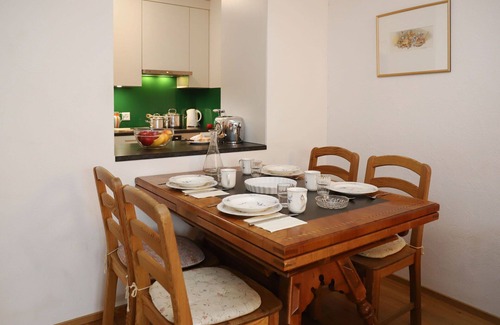 Falera Apartamento | Acogedor apartamento para 5 personas con WIFI, piscina, TV, balcón y vista panorámica