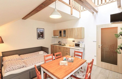 Arnoltice Apartamento | Acogedor apartamento para 6 personas con WIFI, TV y terraza