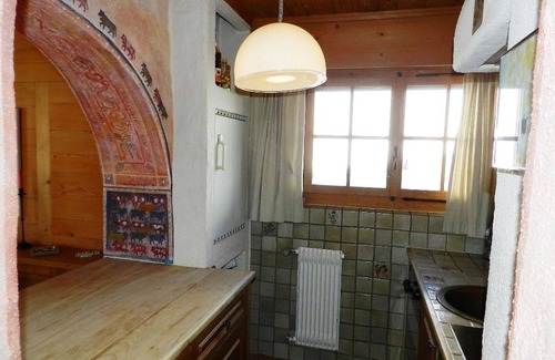 Saanenmoeser Apartamento | Acogedor apartamento para 6 personas con WIFI, TV y balcón
