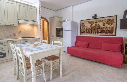 Fondi Apartamento | Precioso apartamento para 6 personas con A/C, WIFI, TV, terraza y mascotas permitida