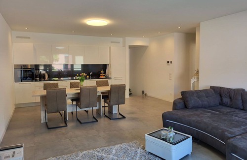 Caslano Apartamento | Bonito apartamento para 4 personas con WIFI, TV y terraza