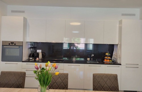 Caslano Apartamento | Bonito apartamento para 4 personas con WIFI, TV y terraza