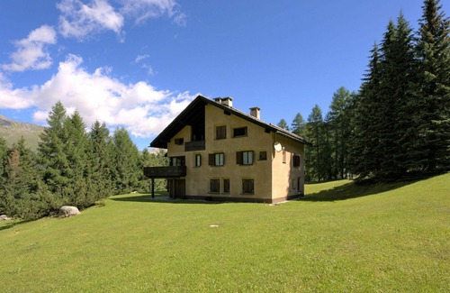 Surlej Apartamento | Hermoso apartamento para 4 personas con WIFI, TV, balcón, mascotas permitida y vista panorámica