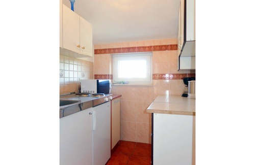 Pinezici Apartamento | Acogedor apartamento para 6 personas con A/C, WIFI, piscina, TV y terraza