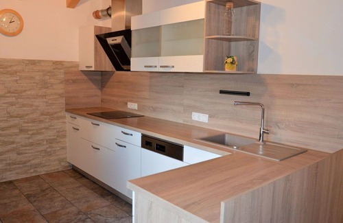 Sankt Anton am Arlberg Villa | Acogedor apartamento en villa para 5 personas con WIFI, TV, balcón y mascotas permitida