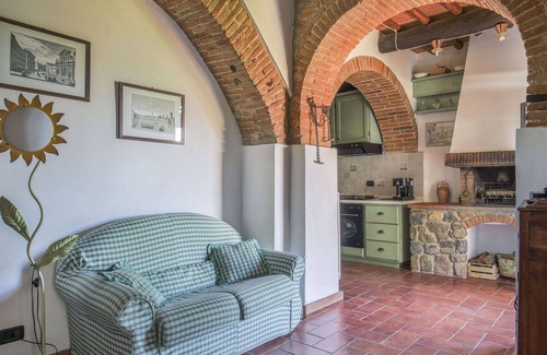 Montevarchi Villa | Precioso apartamento en villa para 4 personas con WIFI, piscina, TV, patio y mascotas permitida