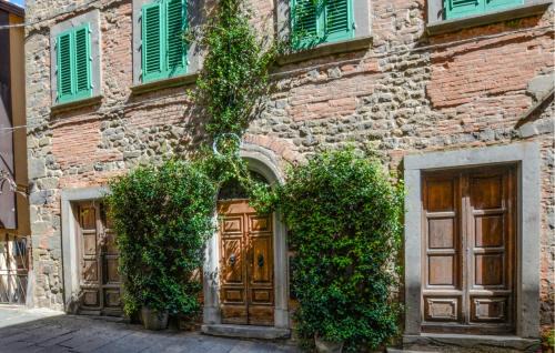 Massa Apartamento | Nice Apartment In Massa E Cozzile With House A Panoramic View