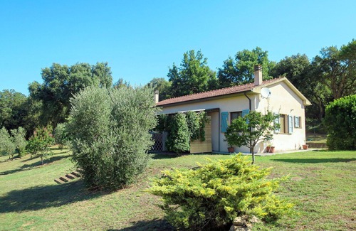 Montorsaio Casa | Hermoso apartamento en villa para 4 personas con WIFI, piscina, TV, patio y mascotas permitida