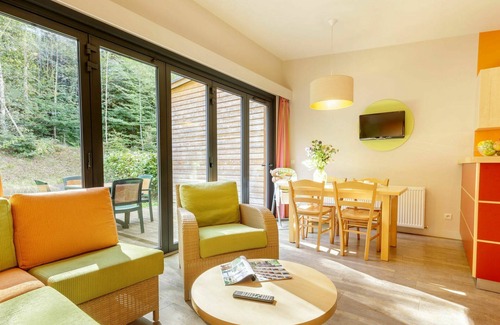 Hattigny Casa | Acogedor apartamento en villa para 4 personas con piscina, WIFI, TV, terraza y aparcamiento